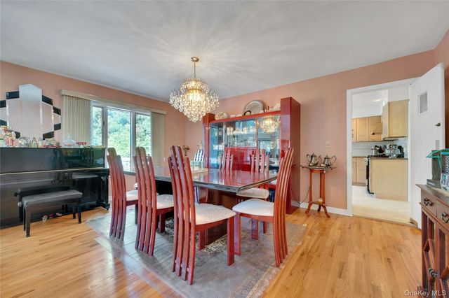 2 Meadowwood Lane, Rye, NY 10580