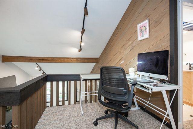 17101 Rabbit Run Drive, Strongsville, OH 44136