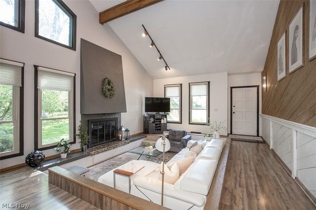 17101 Rabbit Run Drive, Strongsville, OH 44136