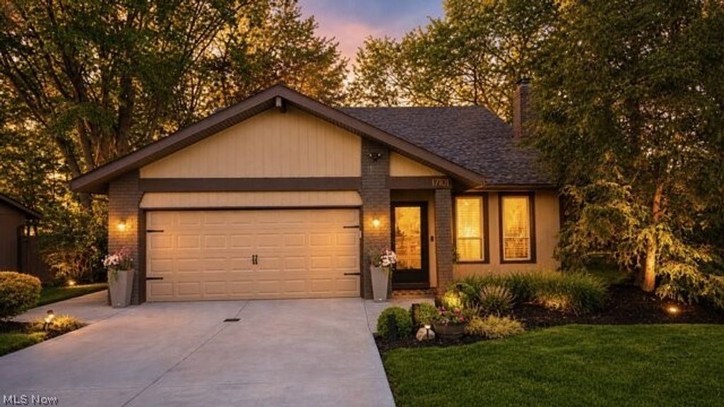 17101 Rabbit Run Drive, Strongsville, OH 44136