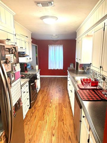 1313 Jefferson Street, Plainview, TX 79072