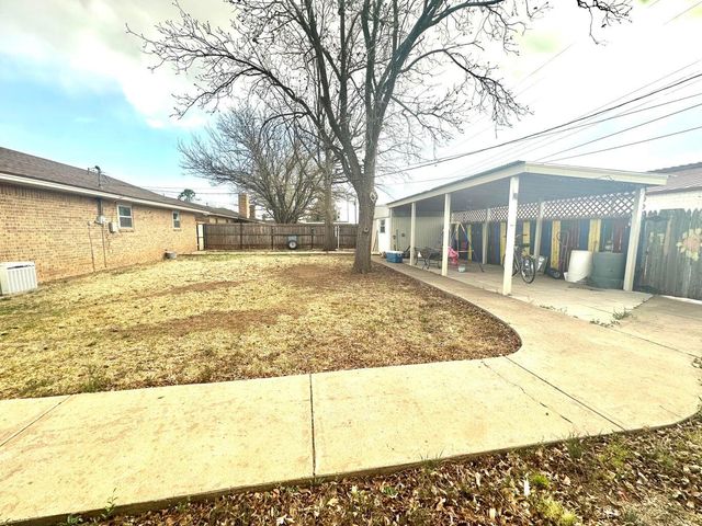 1313 Jefferson Street, Plainview, TX 79072