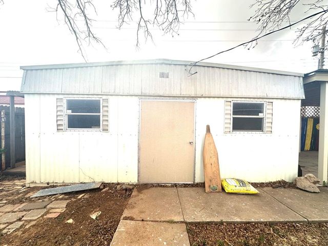 1313 Jefferson Street, Plainview, TX 79072