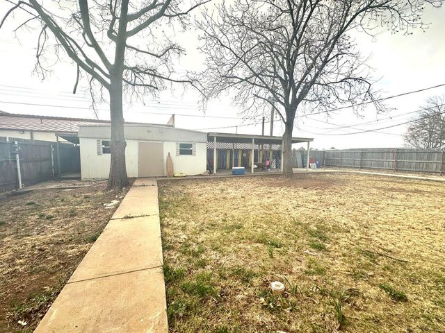 1313 Jefferson Street, Plainview, TX 79072