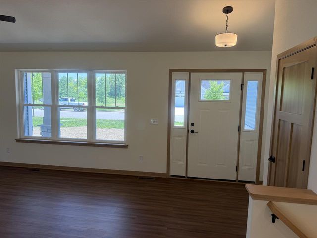 171 Savannah Parkway, Deerfield, WI 53531