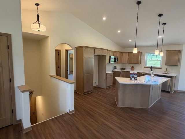 171 Savannah Parkway, Deerfield, WI 53531