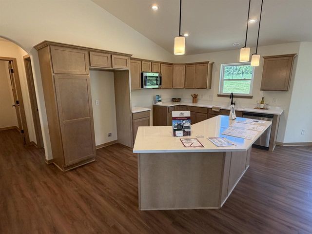 171 Savannah Parkway, Deerfield, WI 53531