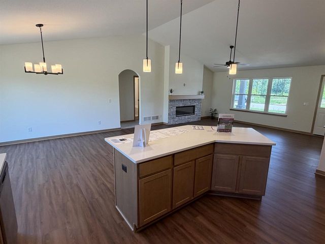 171 Savannah Parkway, Deerfield, WI 53531