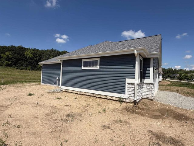 171 Savannah Parkway, Deerfield, WI 53531