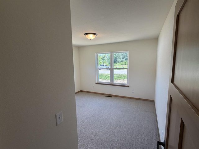 171 Savannah Parkway, Deerfield, WI 53531