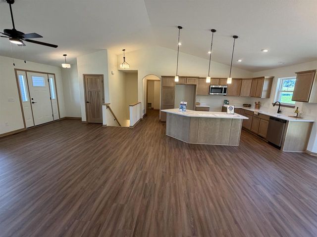 171 Savannah Parkway, Deerfield, WI 53531