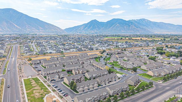 1226 LILY PAD DR, Spanish Fork, UT 84660