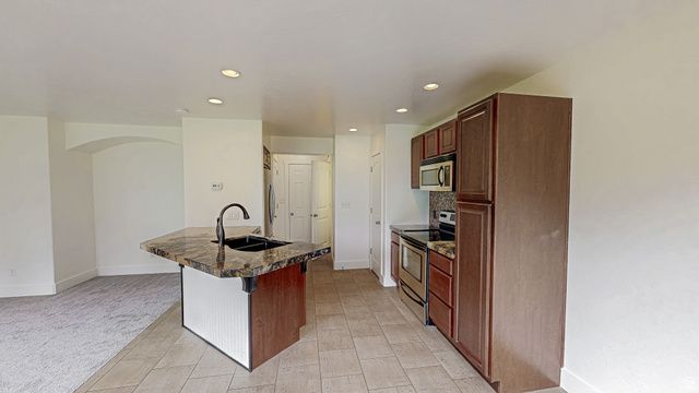 1226 LILY PAD DR, Spanish Fork, UT 84660