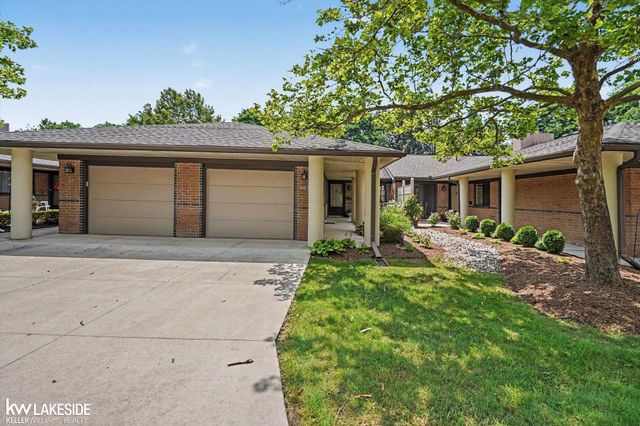 983 Wexford Way, Rochester Hills, MI 48307