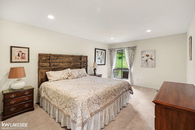 983 Wexford Way, Rochester Hills, MI 48307