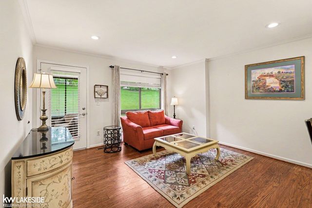 983 Wexford Way, Rochester Hills, MI 48307