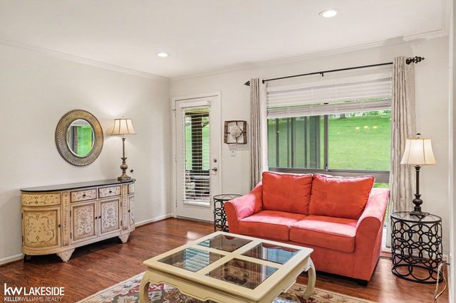 983 Wexford Way, Rochester Hills, MI 48307