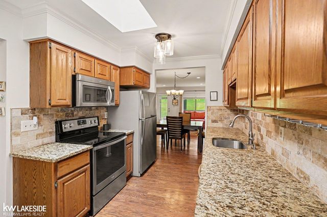 983 Wexford Way, Rochester Hills, MI 48307
