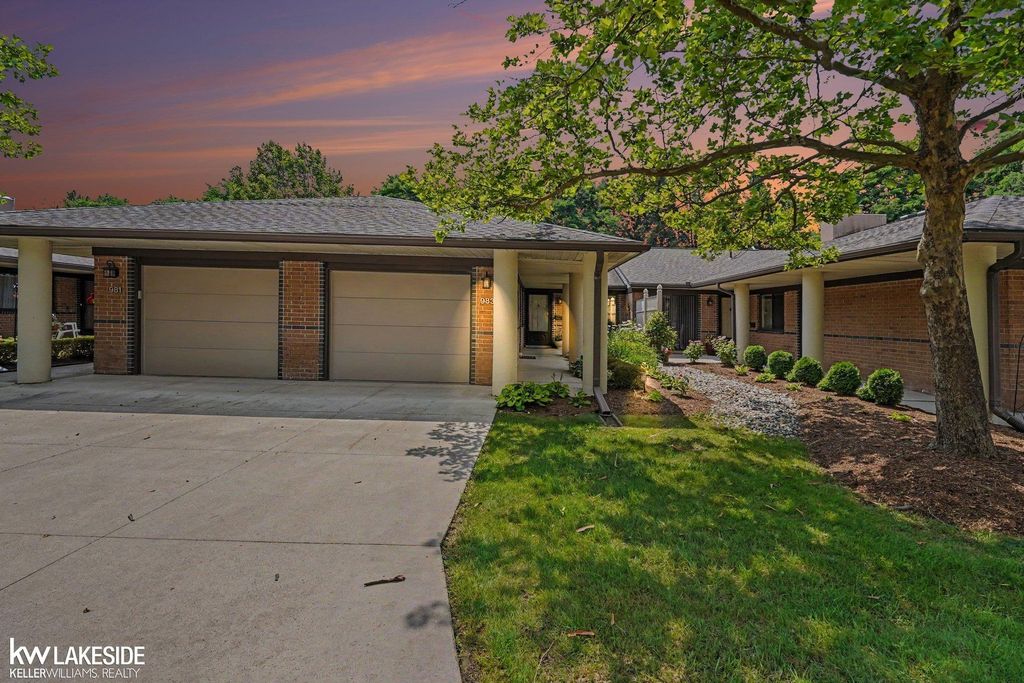 983 Wexford Way, Rochester Hills, MI 48307