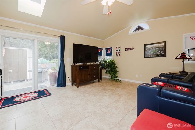 3614 3616 Crestview Drive W, University Place, WA 98466