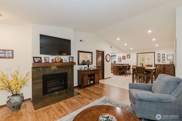3614 3616 Crestview Drive W, University Place, WA 98466