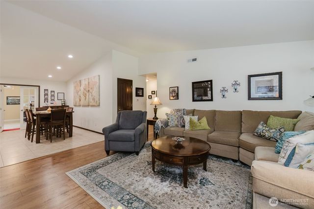 3614 3616 Crestview Drive W, University Place, WA 98466