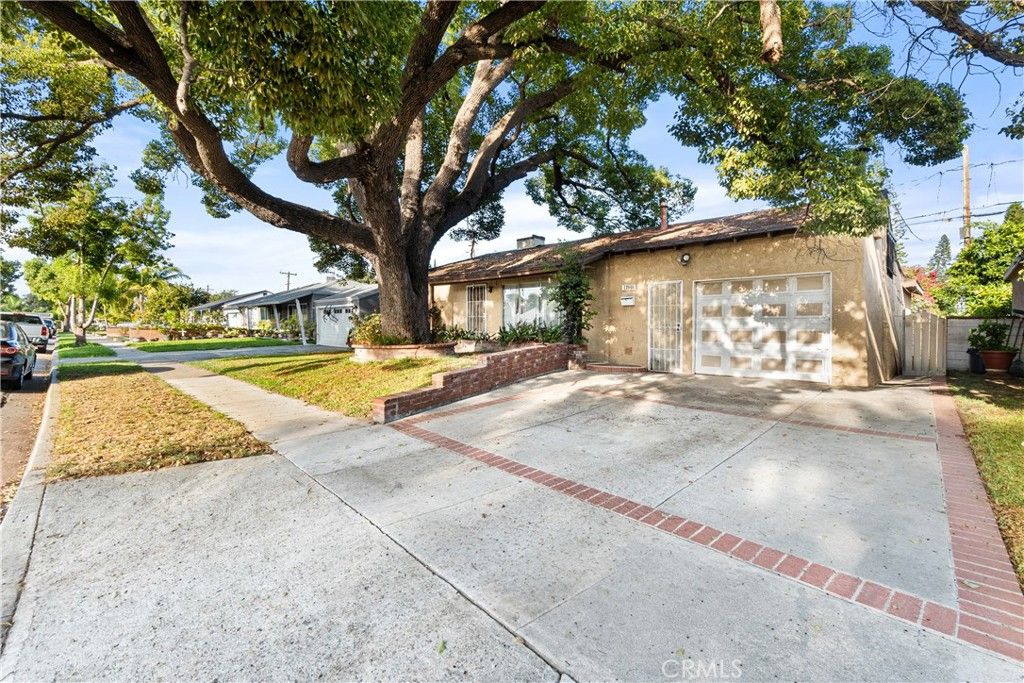 13944 Brightwell Avenue, Paramount, CA 90723 — photo 5