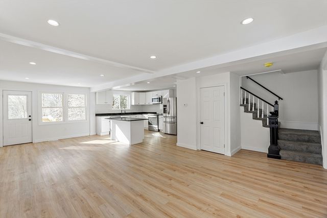 420 North Broadway, Haverhill, MA 01832