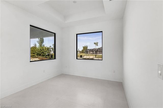 417 SW 23rd TER, Cape Coral, FL 33991