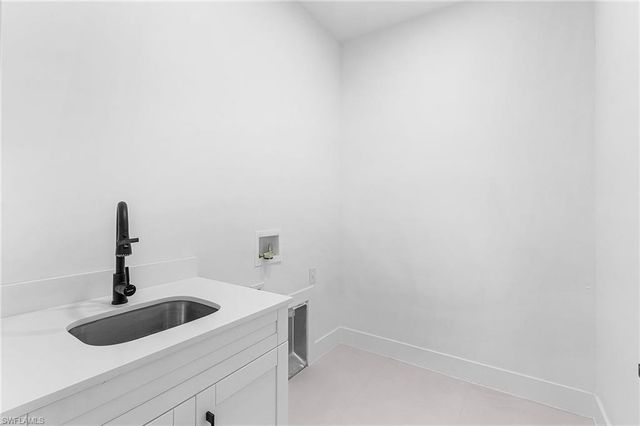 417 SW 23rd TER, Cape Coral, FL 33991