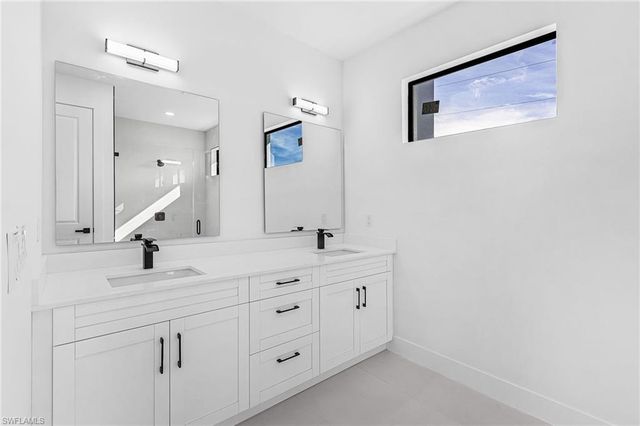 417 SW 23rd TER, Cape Coral, FL 33991