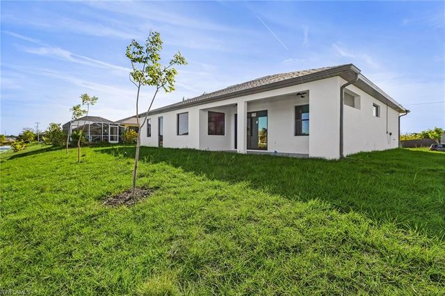 417 SW 23rd TER, Cape Coral, FL 33991