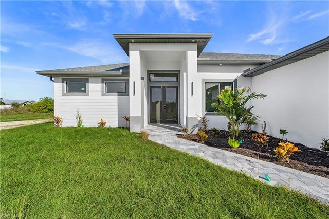 417 SW 23rd TER, Cape Coral, FL 33991