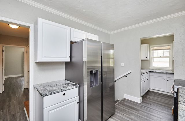 4805 Pleasant Street, Des Moines, IA 50312