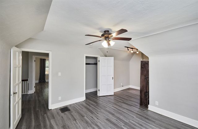 4805 Pleasant Street, Des Moines, IA 50312