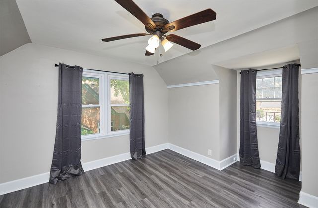 4805 Pleasant Street, Des Moines, IA 50312