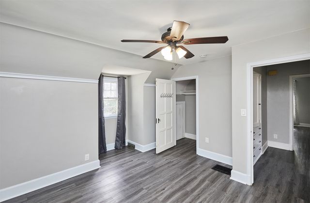4805 Pleasant Street, Des Moines, IA 50312