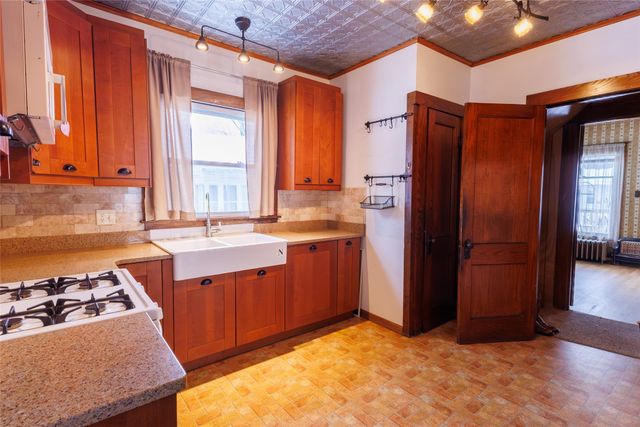 533 E SOUTH Street, Corry, PA 16407