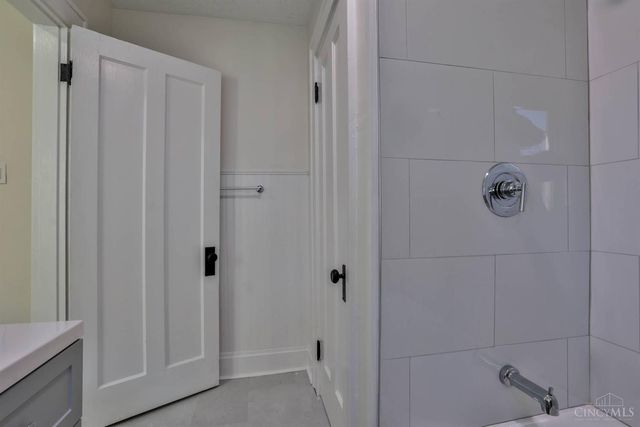 5660 Hamilton Avenue, Cincinnati, OH 45224