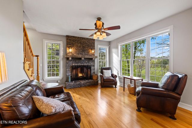 639 S Arch Rock Drive, Sevierville, TN 37876
