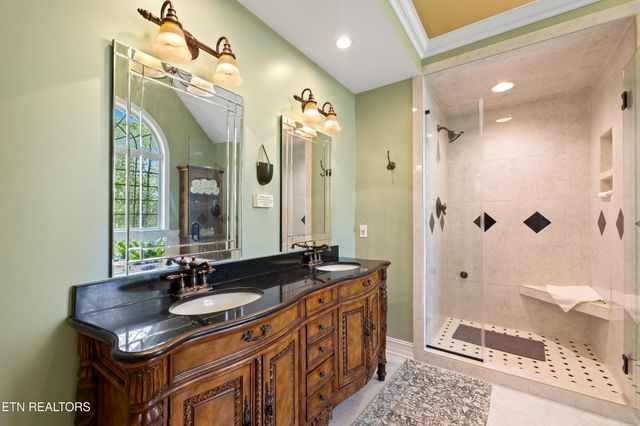 639 S Arch Rock Drive, Sevierville, TN 37876