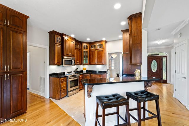 639 S Arch Rock Drive, Sevierville, TN 37876