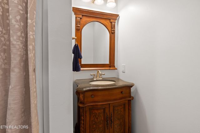 639 S Arch Rock Drive, Sevierville, TN 37876