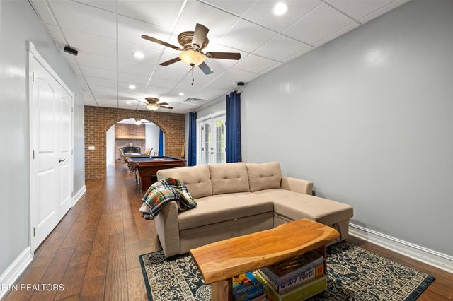 639 S Arch Rock Drive, Sevierville, TN 37876