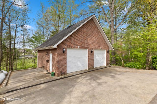 639 S Arch Rock Drive, Sevierville, TN 37876