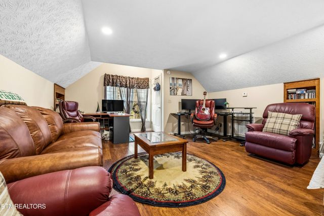 639 S Arch Rock Drive, Sevierville, TN 37876
