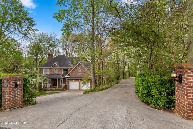 639 S Arch Rock Drive, Sevierville, TN 37876