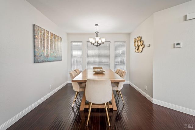 406 Rolling Oak Dr, Vacaville, CA 95688