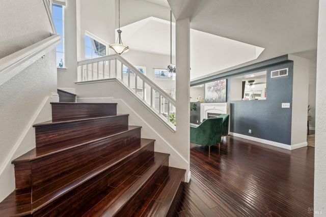 406 Rolling Oak Dr, Vacaville, CA 95688