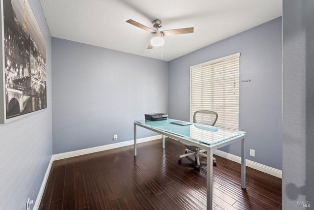 406 Rolling Oak Dr, Vacaville, CA 95688